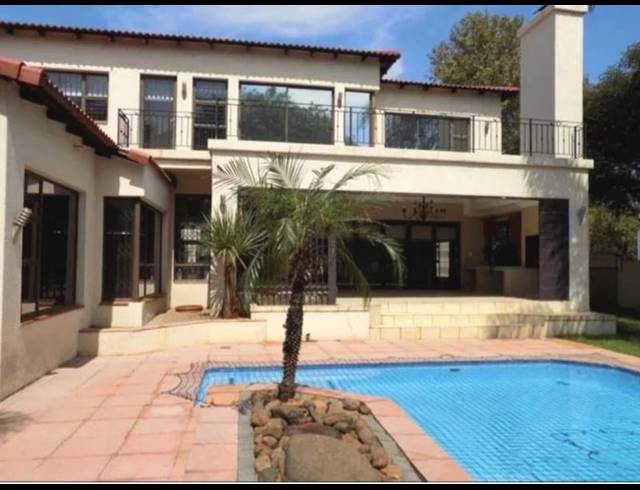 5 BEDROOM PROPERTY TO RENT IN CONSTANTIA KLOOF